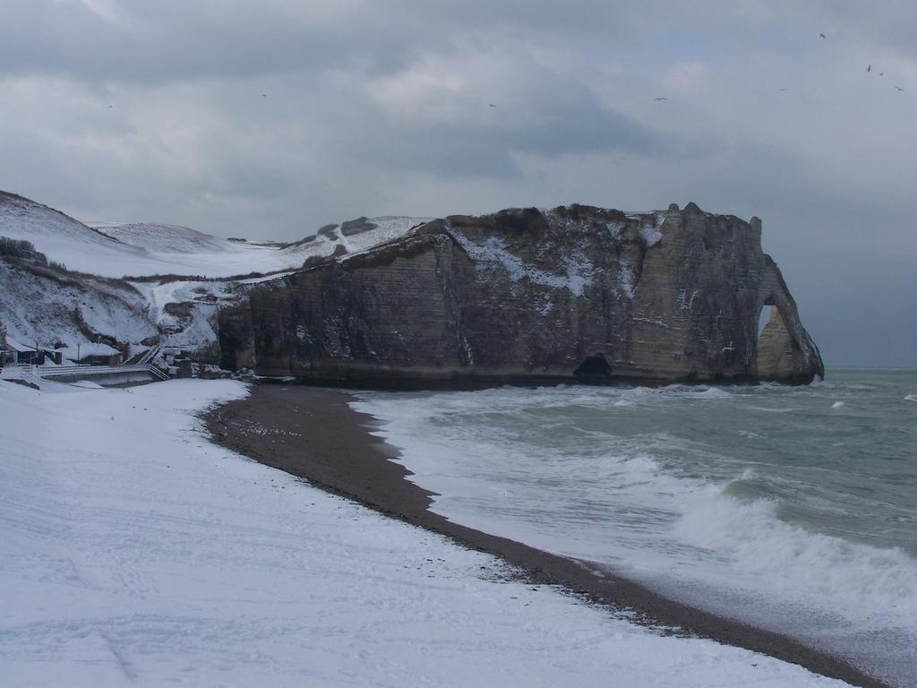 La Belle Vue Le Diamant Des Yeux Mer Et Golf Front Mer Etretat Exterior photo